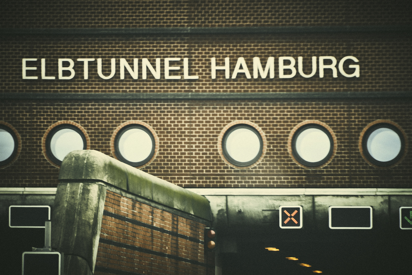 Im Stau vor dem Tunnel 