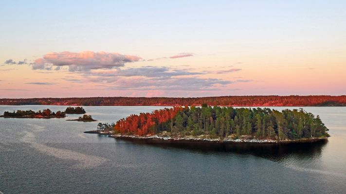 IM STOCKHOLMER SCHÄRENGARTEN.....