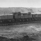 Im Tagebau Espenhain die 150 t AEG-Lok 18