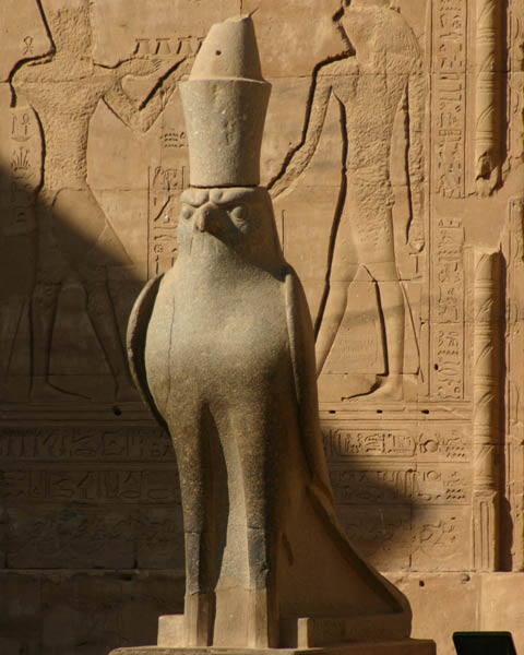 Im Tempel von Edfu