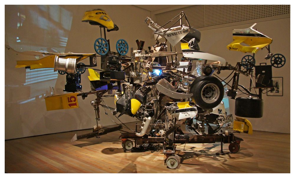 Im Tinguely- Museum XXXII: Die Projektionsmaschine