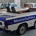 Im Trabiparadies: Der Schalke – Mannschaftsbus