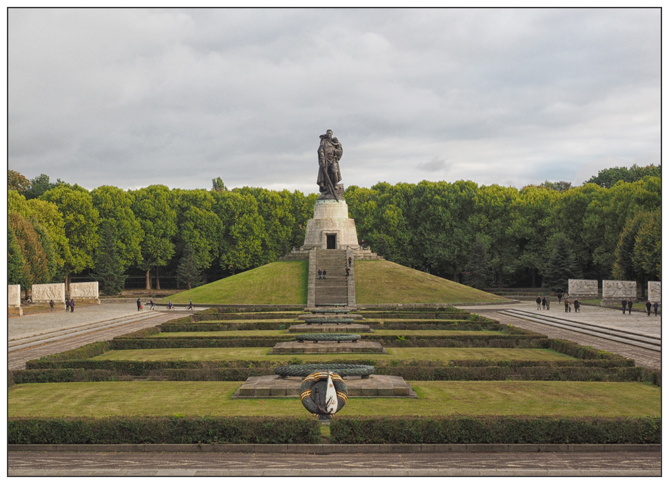 im-treptower-park-am-ehrenmal...