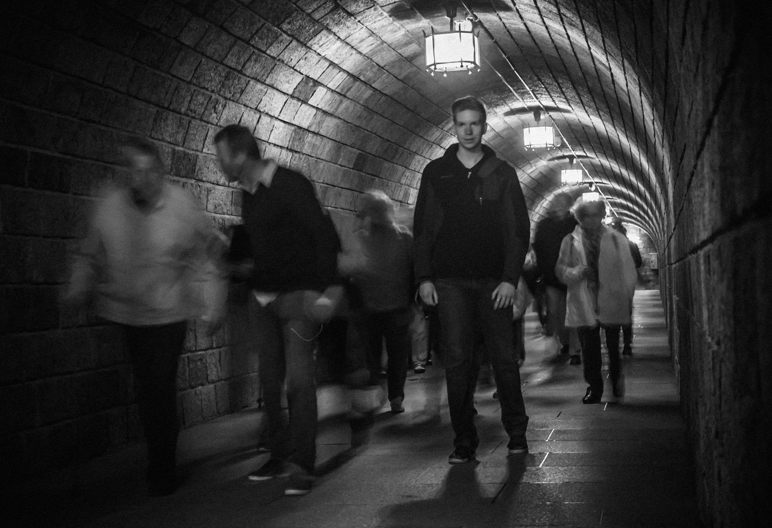 Im Tunnel der Begegnungen