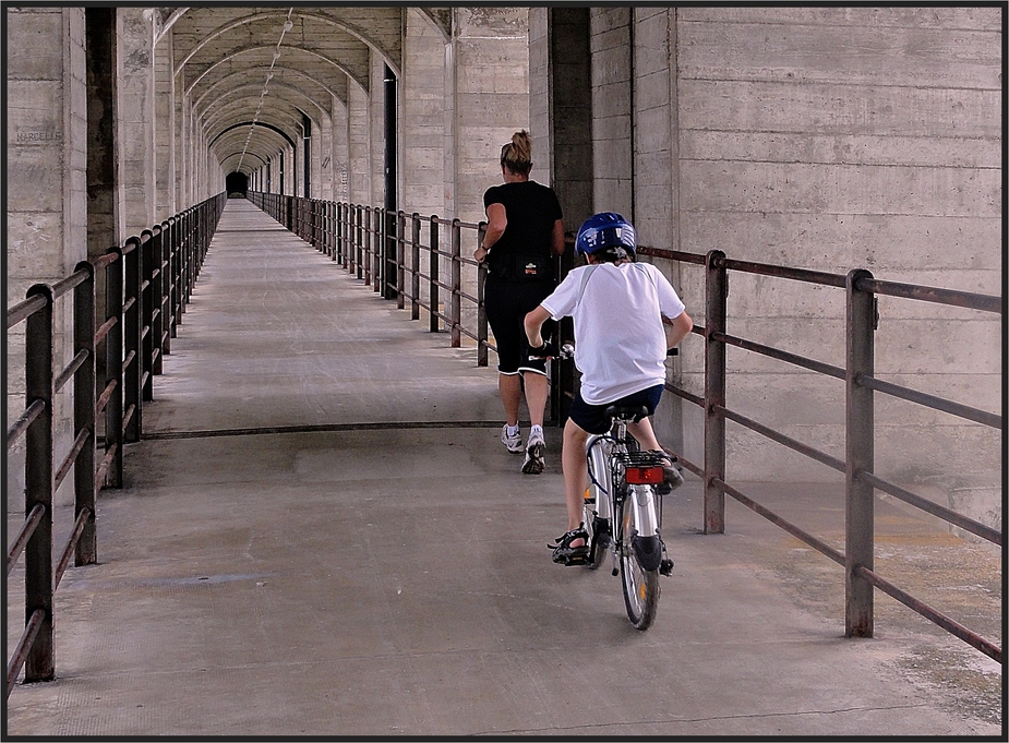 im Tunnel unterwegs