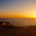 im untergehenden Sonnenlicht stehend blicke ich auf den Rubjerg Knude Fyr 