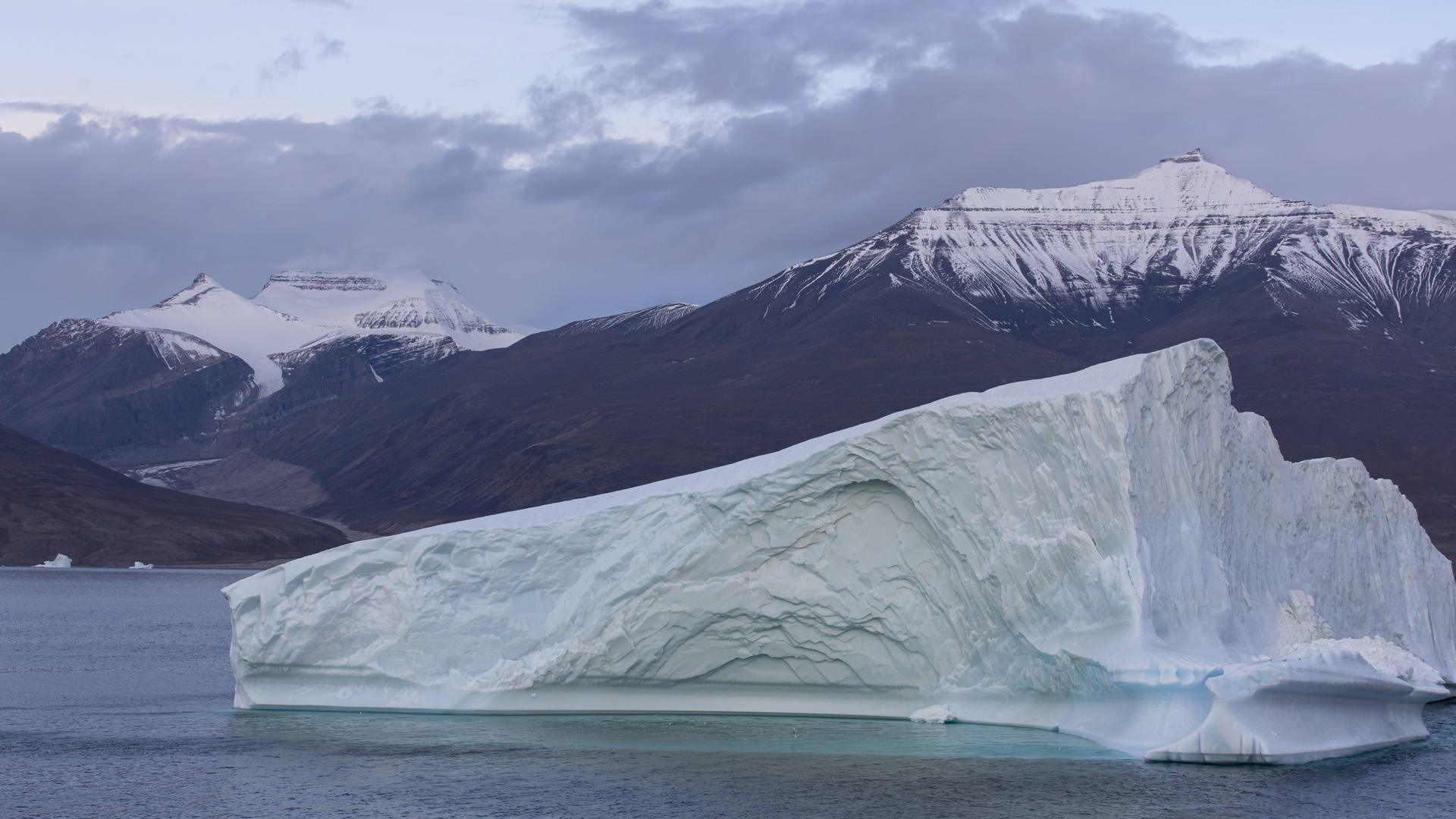 Im Uummannaq Fjord  - 5