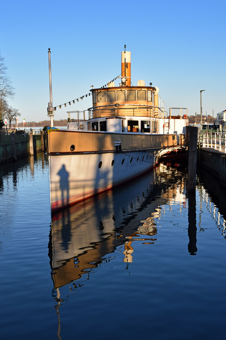 Im Visier: "Am See, oder wann wird es endlich wieder Frühling?"