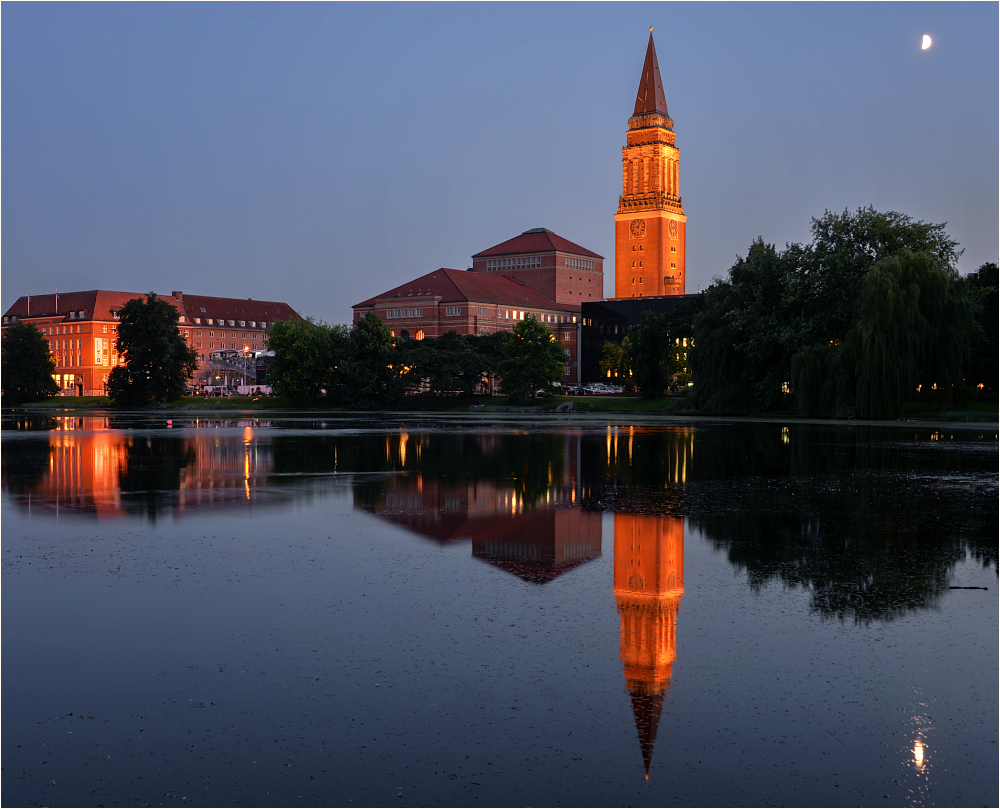 Im Visier: *Rathausturm Kiel*