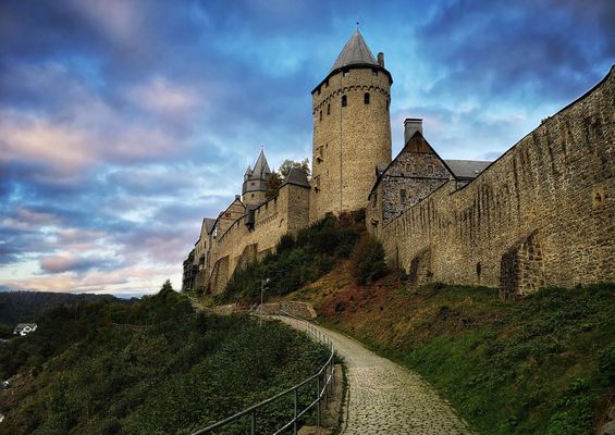 Im Visier:  „Schenk mir ein Schloss“