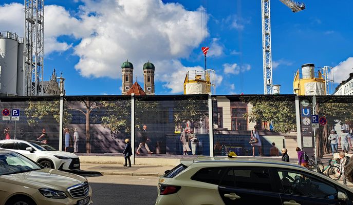 Im Visier: "Zäune": Bauzaun in süddeutscher Großstadt
