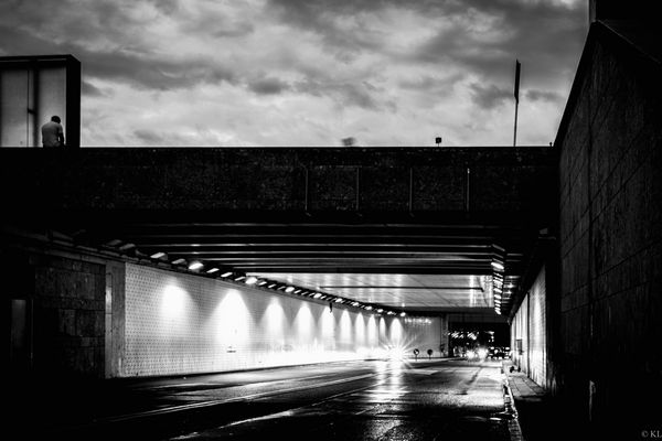 Im Vorbeigehen ..., Einsam ...