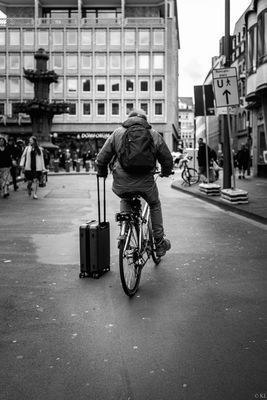 Im Vorbeigehen ..., Gepäcktransport ...