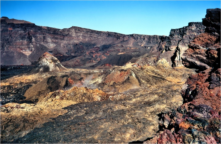 Im Vulkan - die Farben der Lava