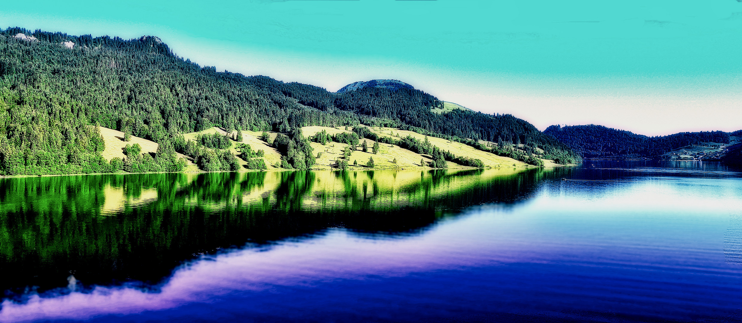 Im Wägitalersee gespiegelt