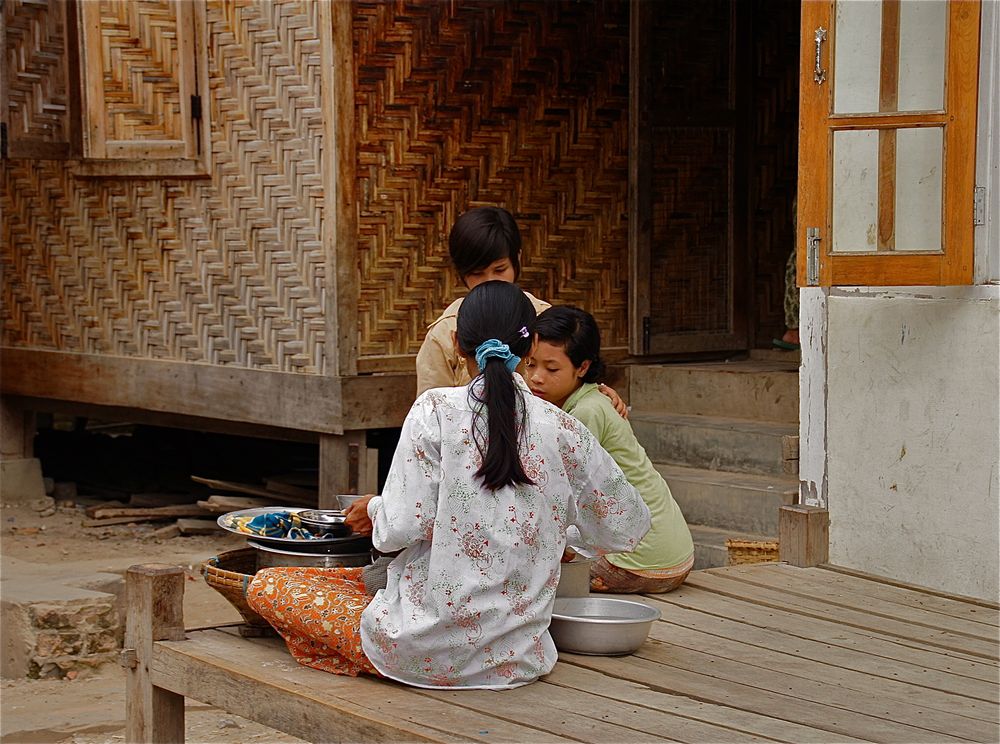 im waisenhaus VI, mandalay, burma 2011