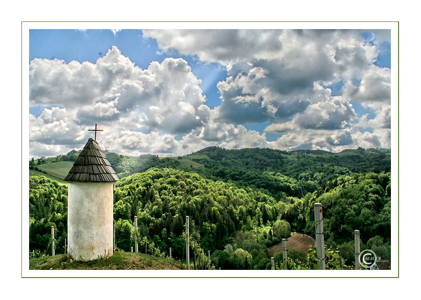 Im Weinberg steht eine Kapelle