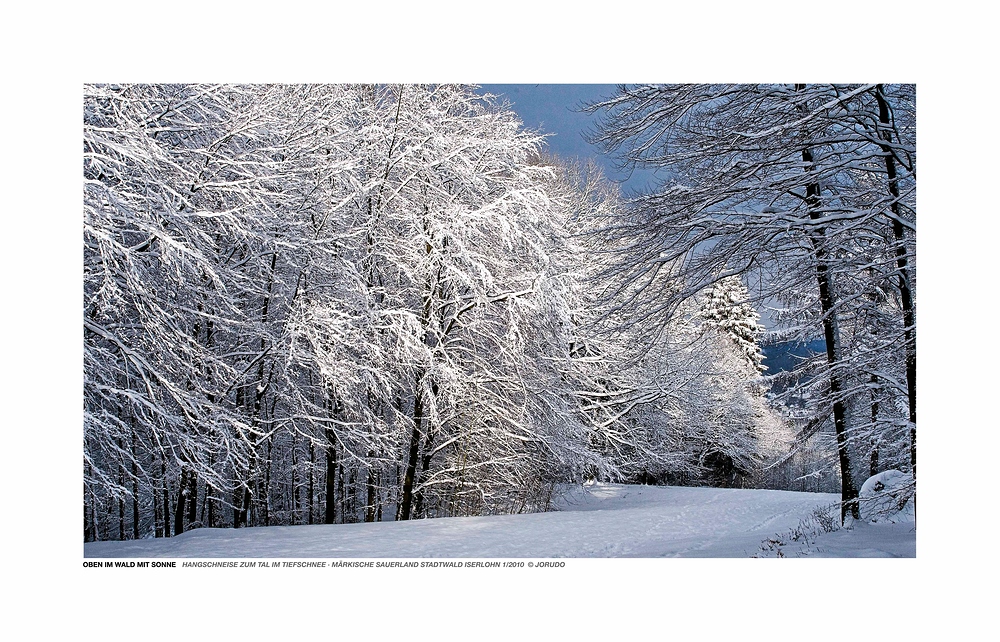 IM WEISS UND GRAU EIN STÜCKCHEN BLAU