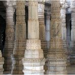 Im wunderbaren Tempel von Ranakpur