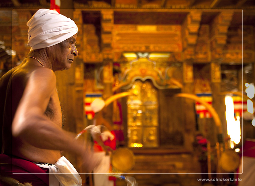 Im Zahntempel von Kandy, Sri Lanka