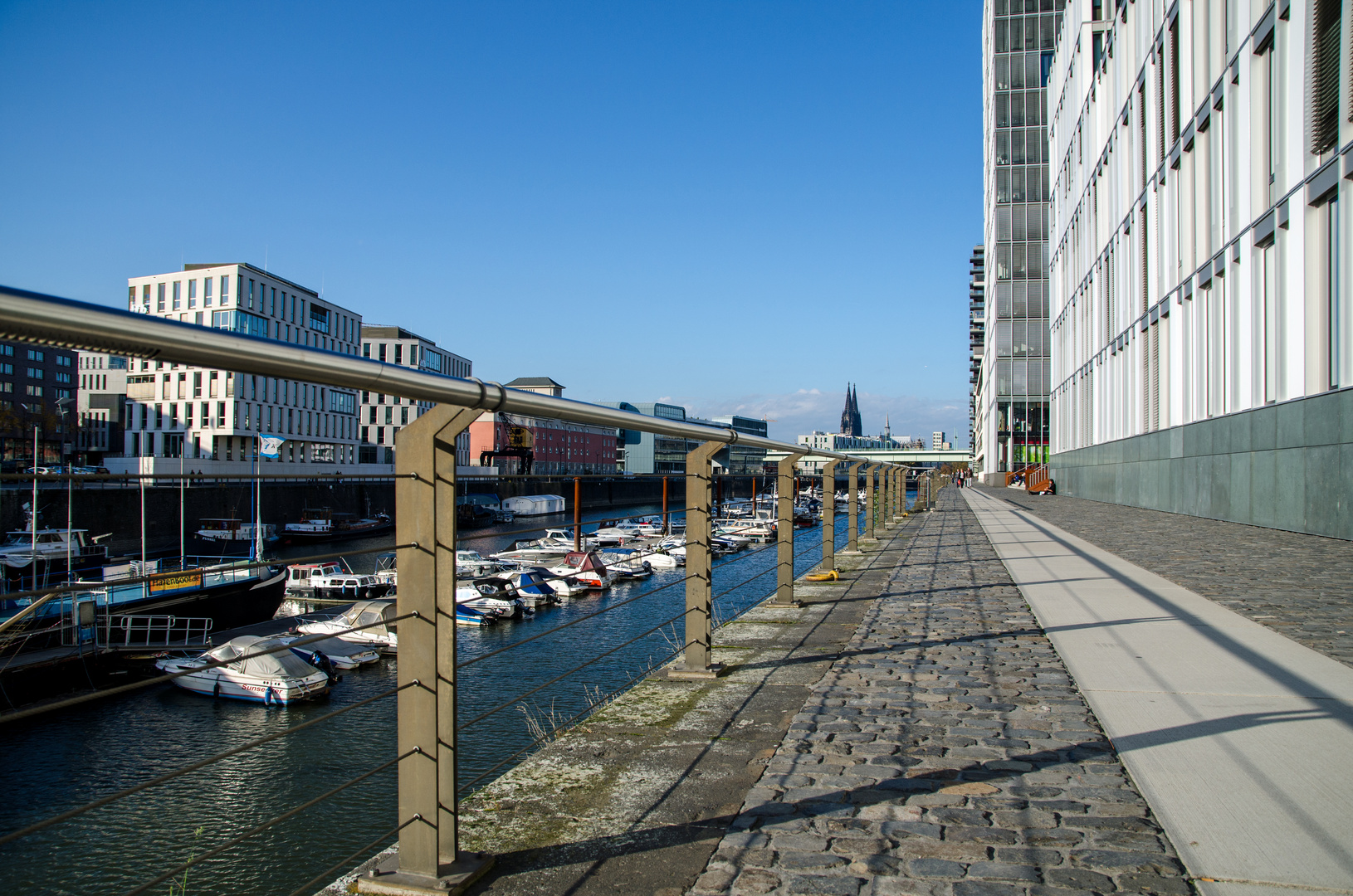 Im Zollhafen Köln