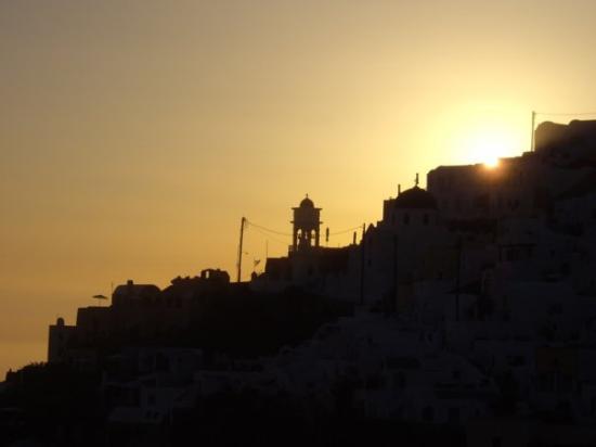 IMEROVIGLI BAJO SU MARAVILLOSO ATARDECER