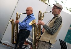 IMG_0052_w10_2malSax_blueTrain