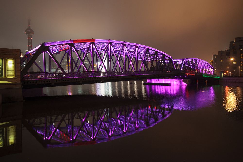 IMG_2767  WaiBaidu Bridge  violett / purpur?