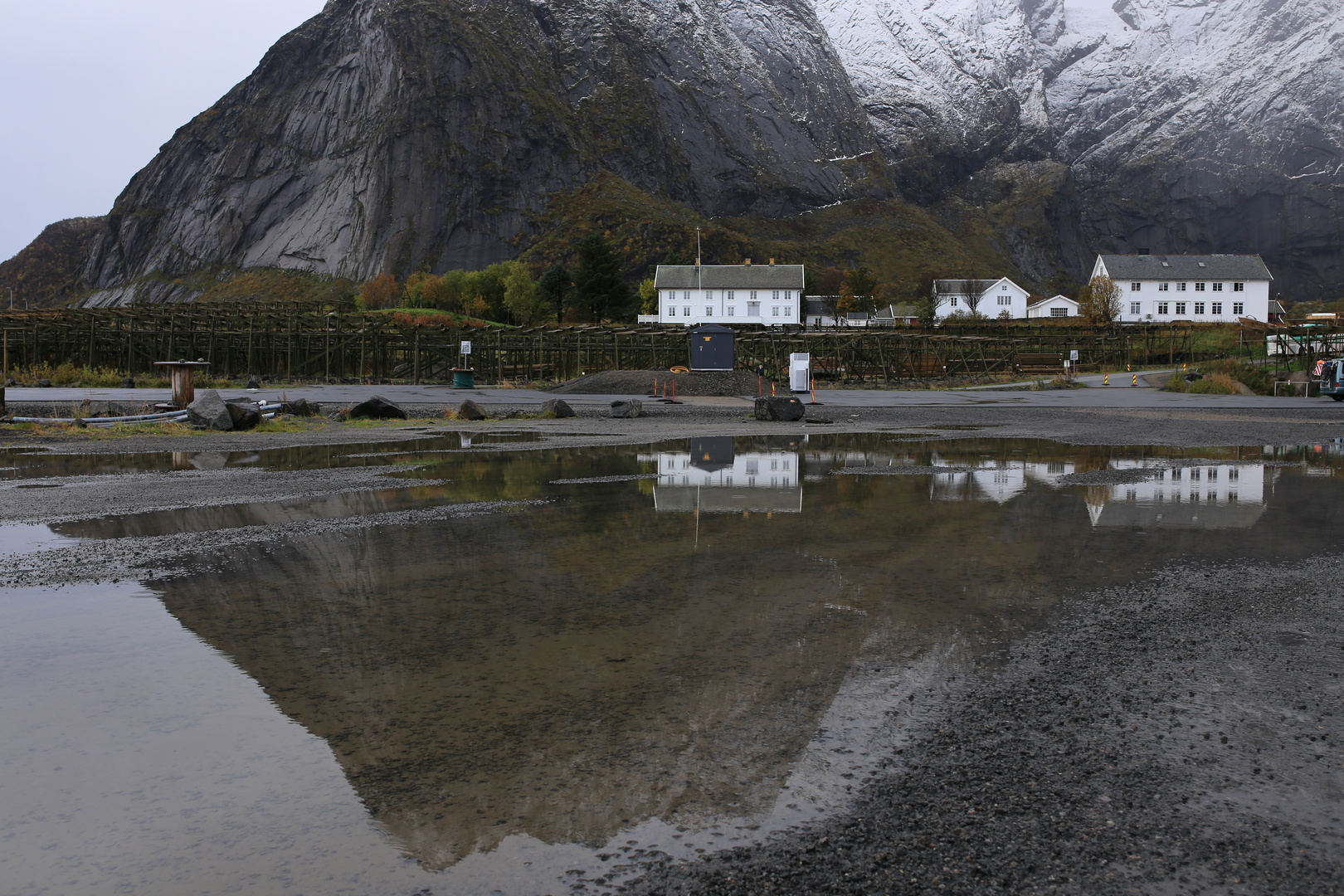 IMG_8727 Reine - Spiegelungen in der Regenpause