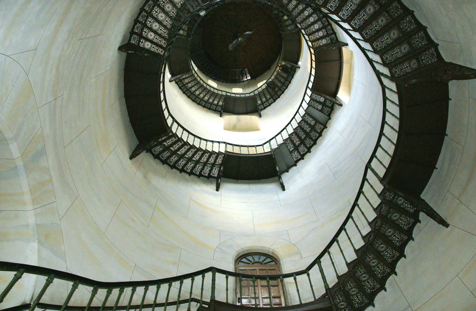 Immer an der Wand lang Foto & Bild architektur, motive