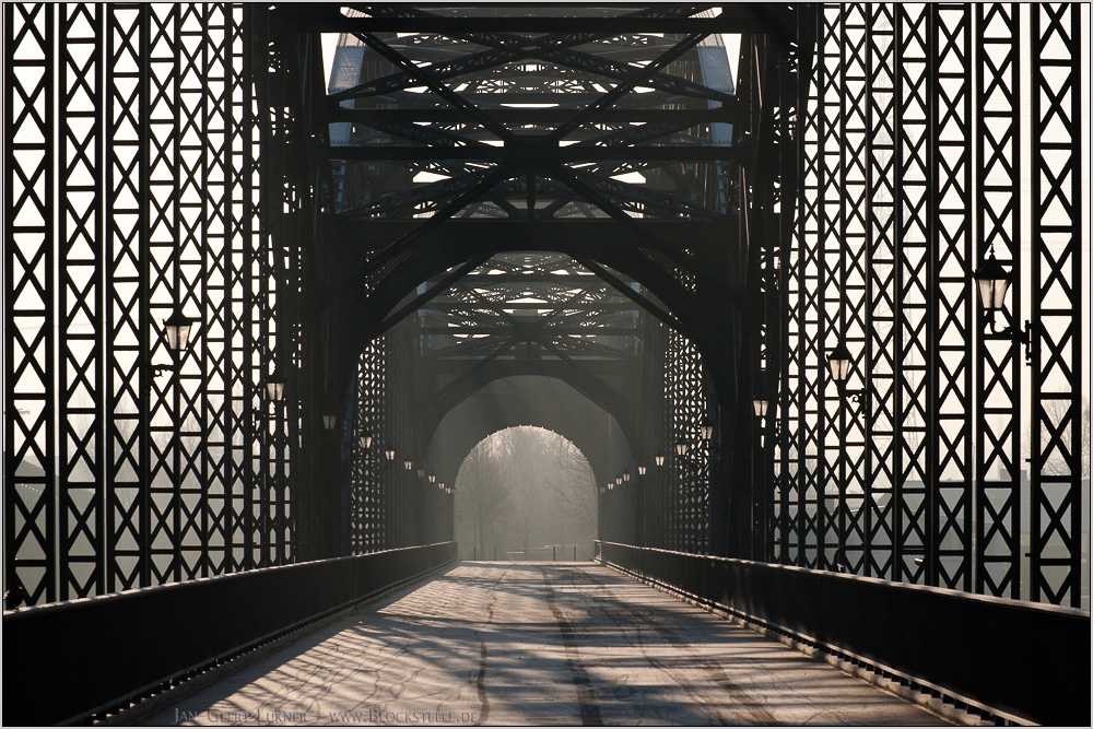 Immer diese Brücke... II