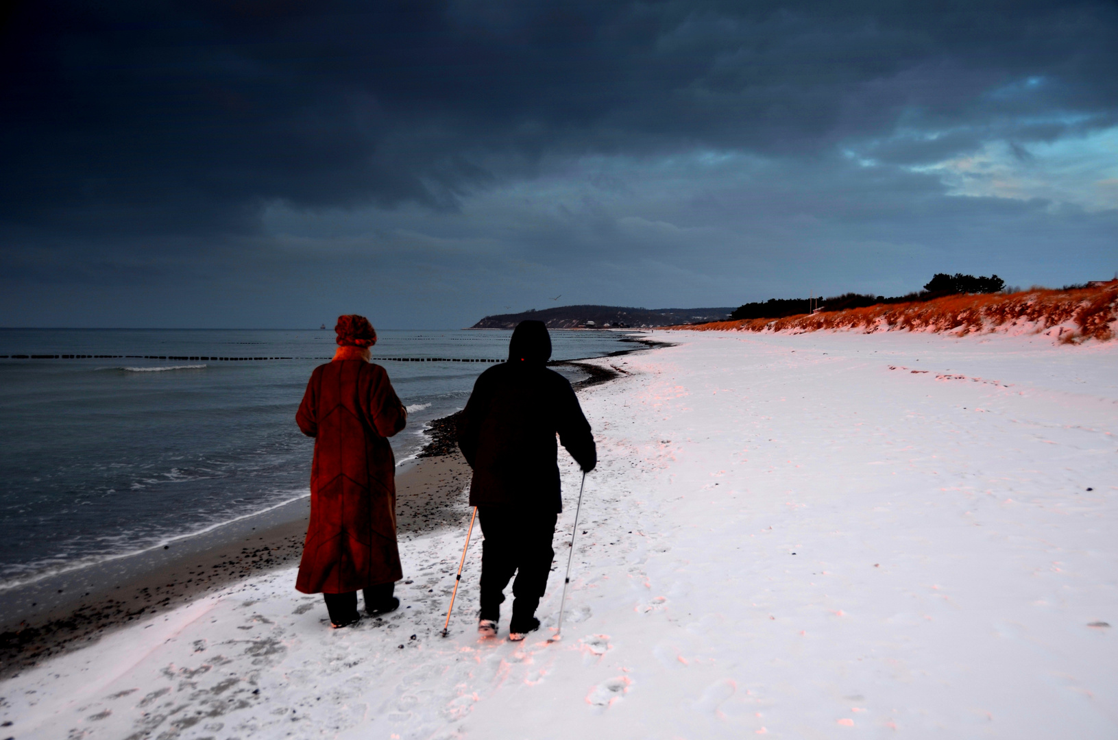 immer noch kalt am Strand