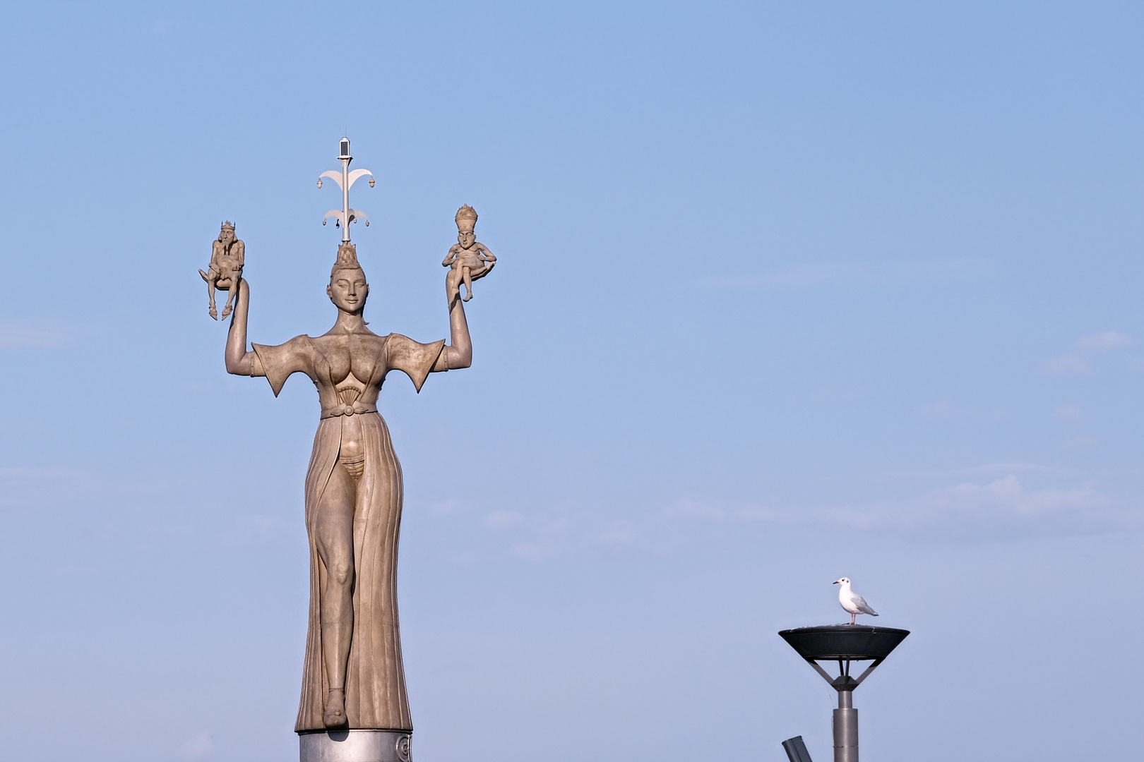 "Imperia" - Statue und "Möwen" - Statue ;-)...