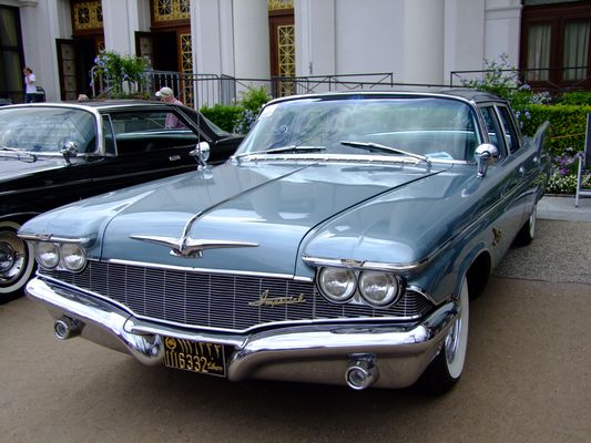 Imperial... war für einige Jahrzehnte die Luxus Division des Chrysler Konzerns...