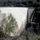 Imposant, Staumauer Lago di Vogorno im Verzascatal