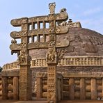 Imposante Bauwerke: Großer Stupa in Sanchi (Indien) 2