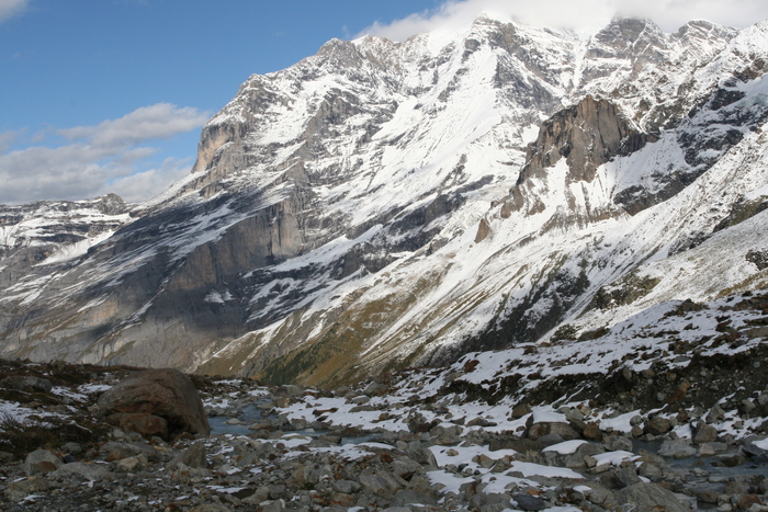 Imposante Berglandschaft im "Hinteren Lauterbrunnental"  (Berner Oberland / Schweiz)