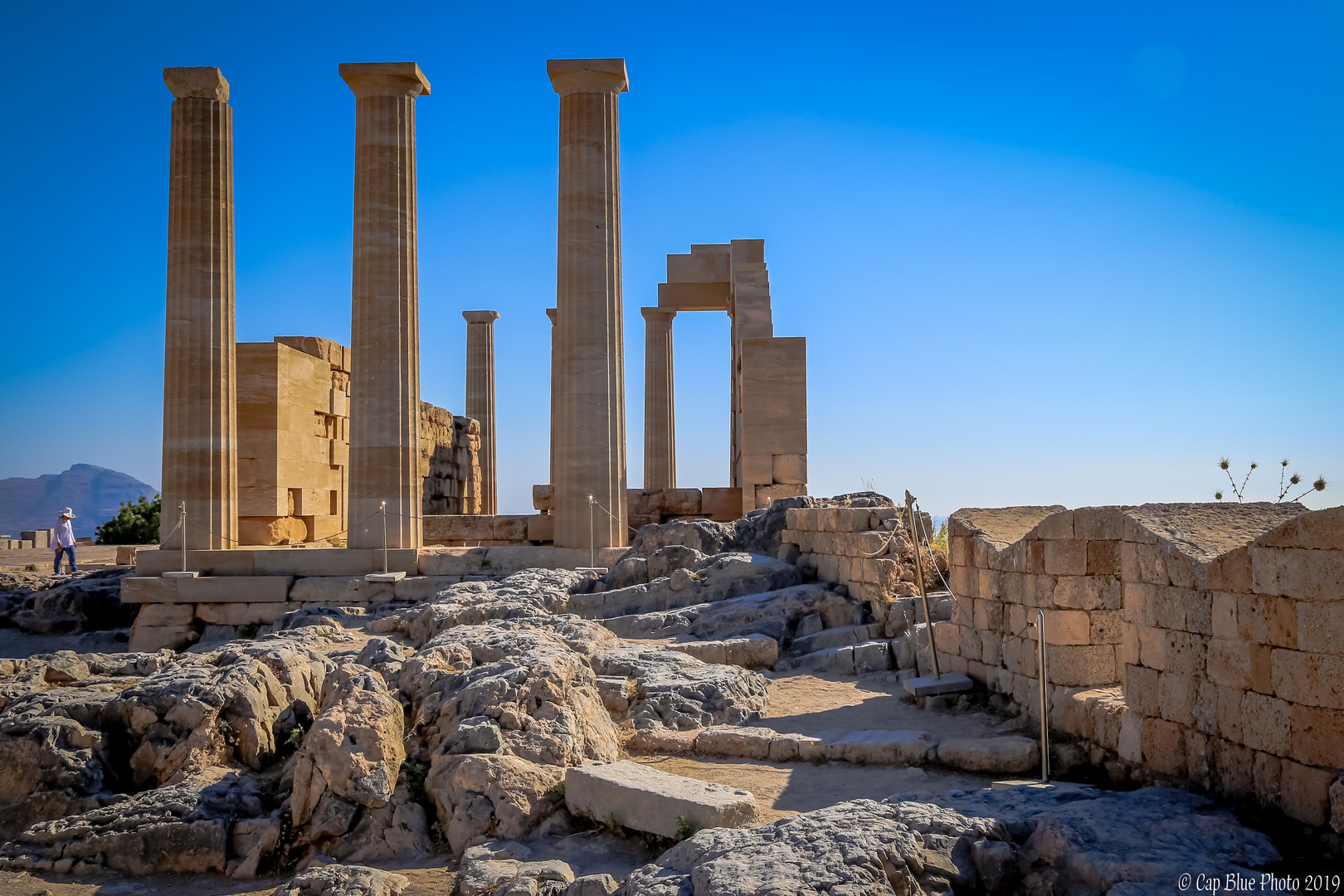 Imposante Säulen der Akropolis Lindos