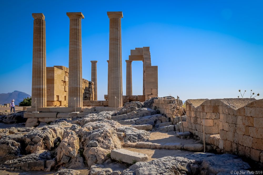 Imposante Säulen der Akropolis Lindos