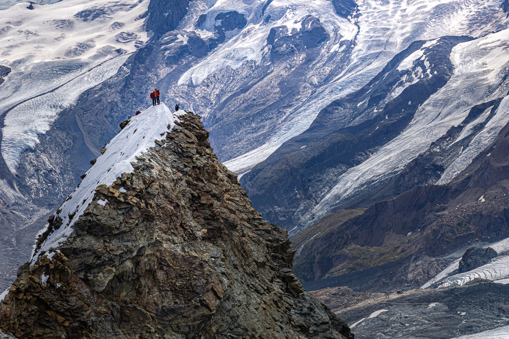 Imposantes Matterhorn mit Bergsteiger