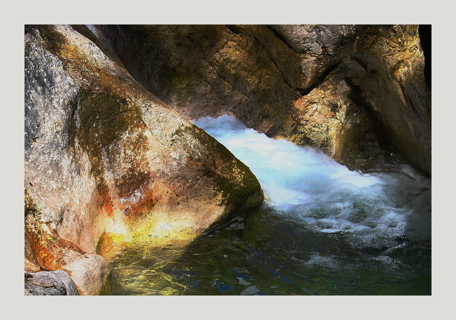 Impression aus der Almbachklamm