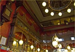 Impression de pub : plafond et miroirs  --  Stephen’s Tavern, London