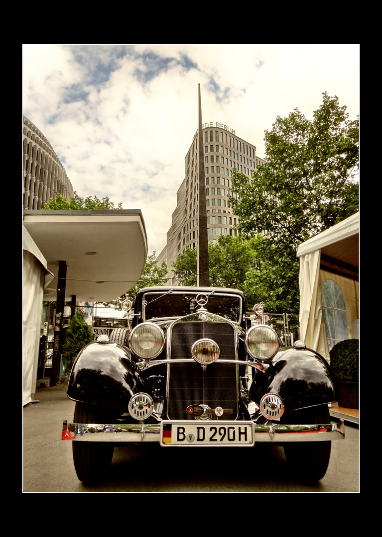 Impressionen aus der Autoshow am Kurfürstendamm