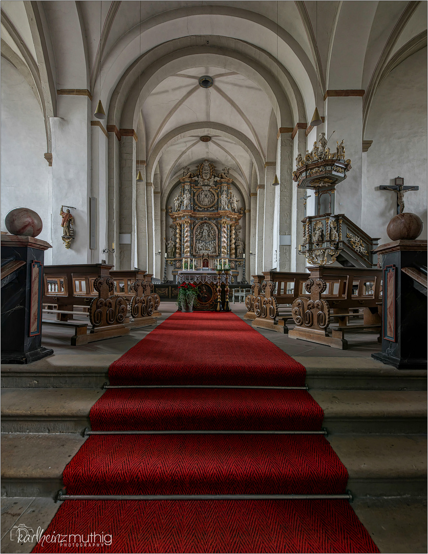 *** Impressionen aus der Pfarrkirche St. Saturnina in Neuenheerse ***