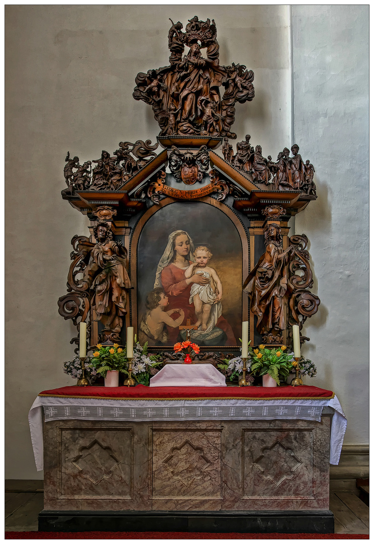 *** Impressionen aus der Stiftskirche St Georg - der Marienaltar ***