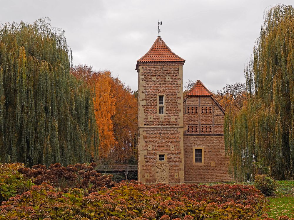 Impressionen vom Herbstmarkt im Park von Wasserschloss Hülshoff ...