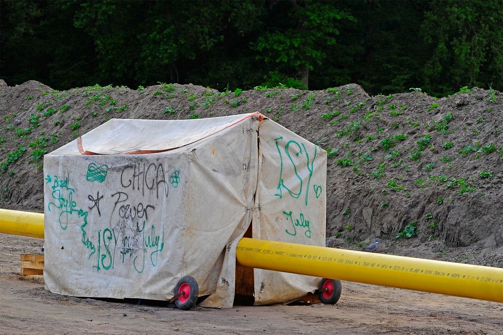 Impressionen von der Baustelle einer Gaspipeline: das Schweisserzelt