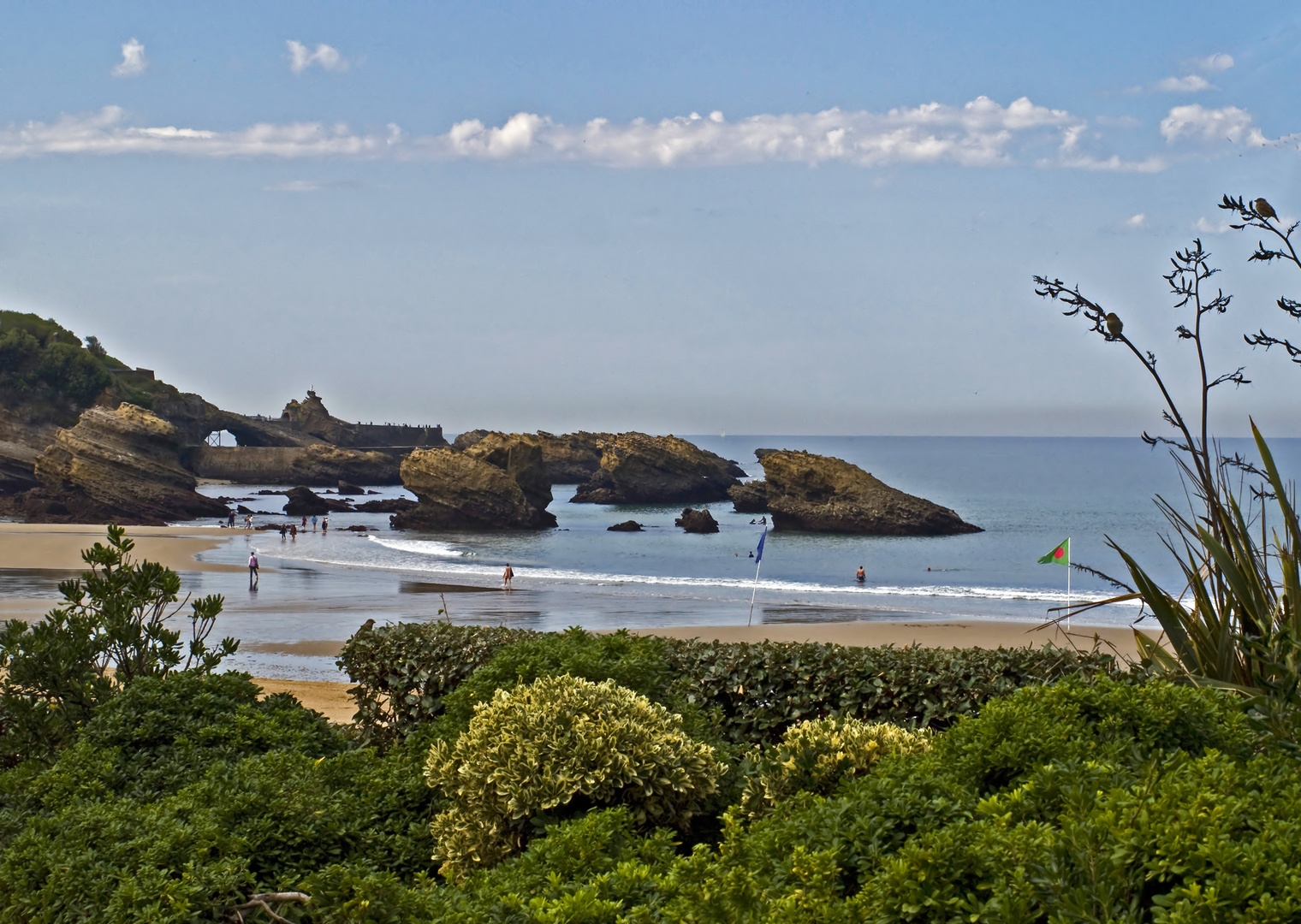 Impressions de Biarritz 32 -- Broderies sur terre, mer et dans les airs…