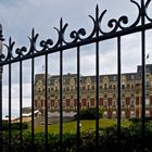 Impressions de Biarritz 40 -- L’hôtel du Palais bien protégé.