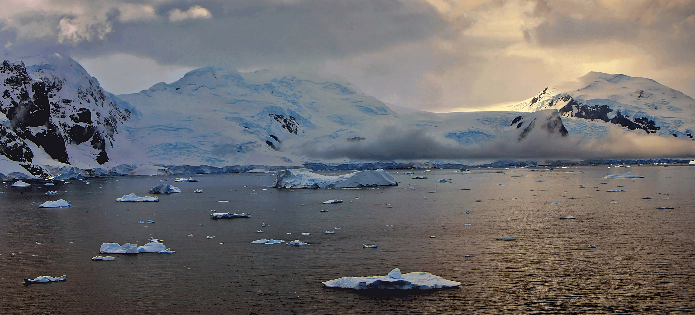 Impressions of AntarticaMotiv vom Weltenbummler -  Archiv